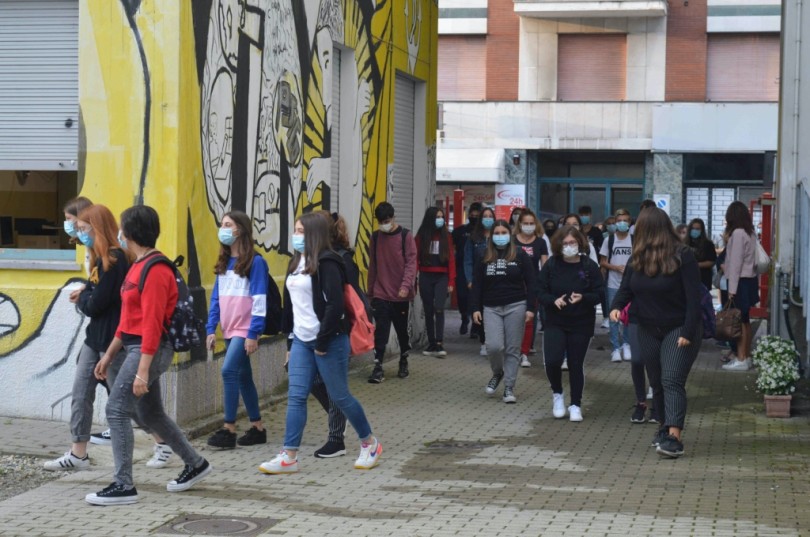 Lezioni in presenza al 70% e in luoghi all’aperto